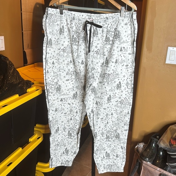 Victoria's Secret Other - NIP Victoria’s Secret White Winter Reindeer  Jogger Pajama Pants Size XL